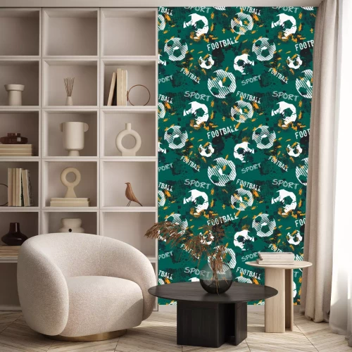 Behang Abstract naadloos patroon voor jongens. Voetbalpatroon. Grunge stedelijk patroon met voetbalbal. Sportbehang op zwarte achtergrond met veelkleurige vlekken. Herhaalde sportpatroon.