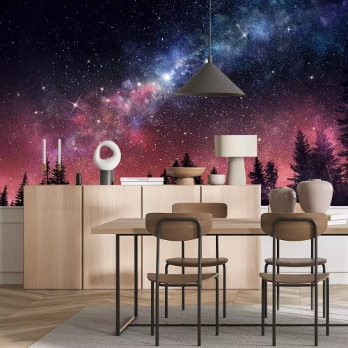 Fotobehang Nevel en nachtelijke hemel boven het naaldbos