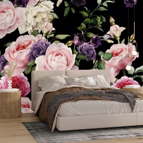 Fotobehang Roze en paarse bloemen op een zwarte achtergrond