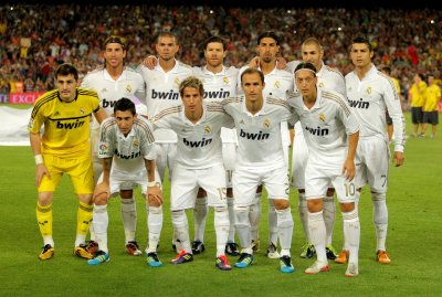 Fotobehang Real Madrid-spelers voor de wedstrijd