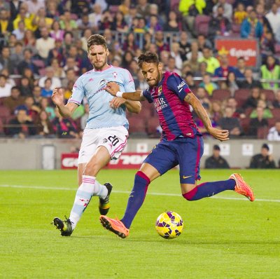 Fotobehang Neymar vecht voor de bal