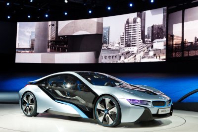 Fotobehang FRANKFURT - 24 september: BMW i8 Concept car getoond op de 64ste IAA Motor Show (Internationale Automobil-Ausstellung) in Frankfurt, Duitsland, op 24 september 2011.