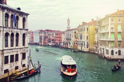 Fotobehang Schilderachtig panorama van het Canal Grande in het hart van Venetië